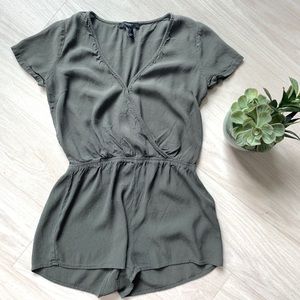 Forever 21 small olive green short sleeve romper